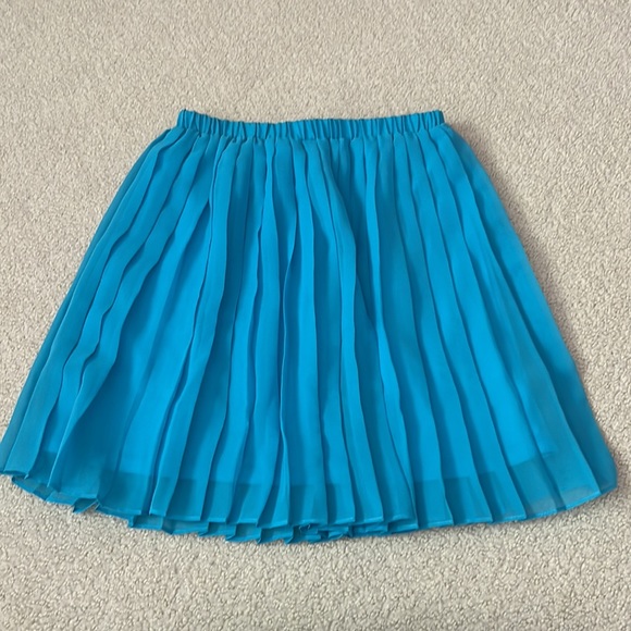 Urban Outfitters Mini Pleated Skirt - Picture 2 of 2